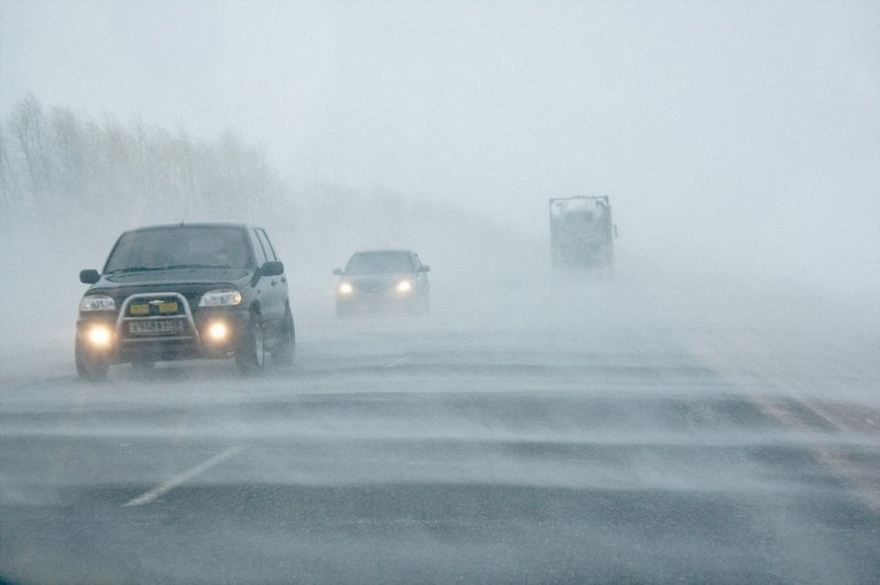 Новосибирцев предупредили о потеплении и метелях на трассах 